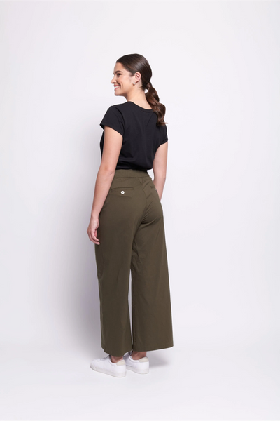 Neat & Sweet Tee - Navy